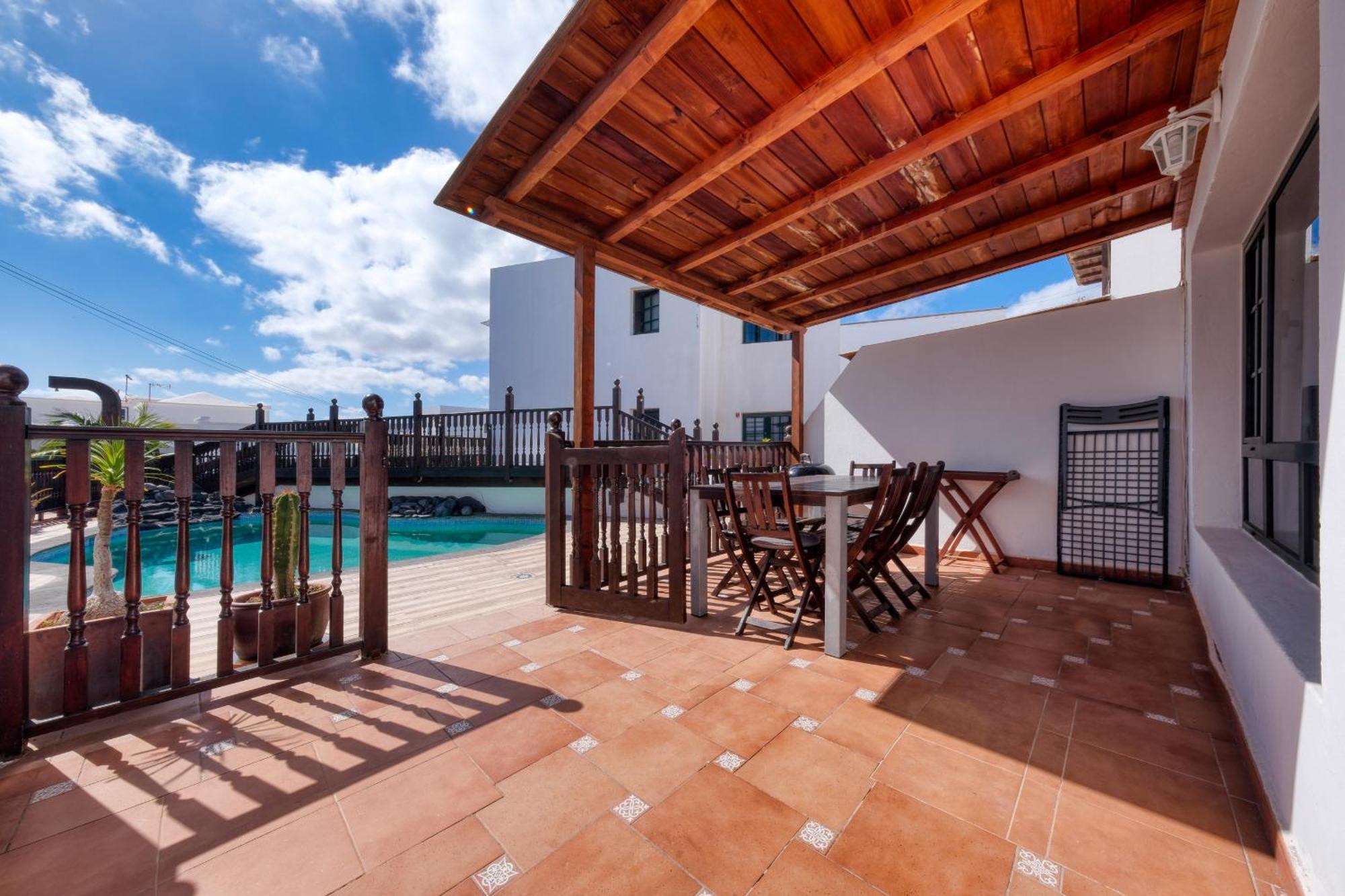Casa Hibiscus - Shared Pool - Close To Seafront Promenade Punta Mujeres Extérieur photo