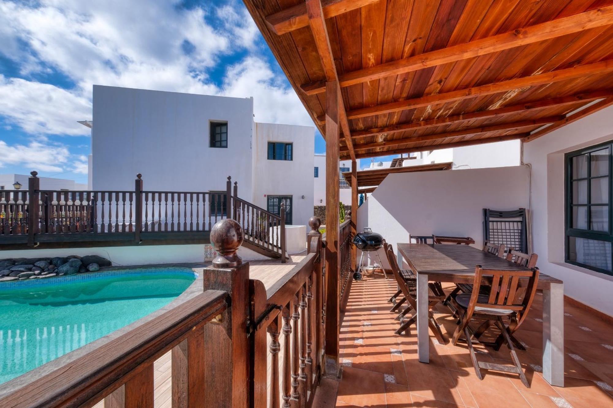 Casa Hibiscus - Shared Pool - Close To Seafront Promenade Punta Mujeres Extérieur photo